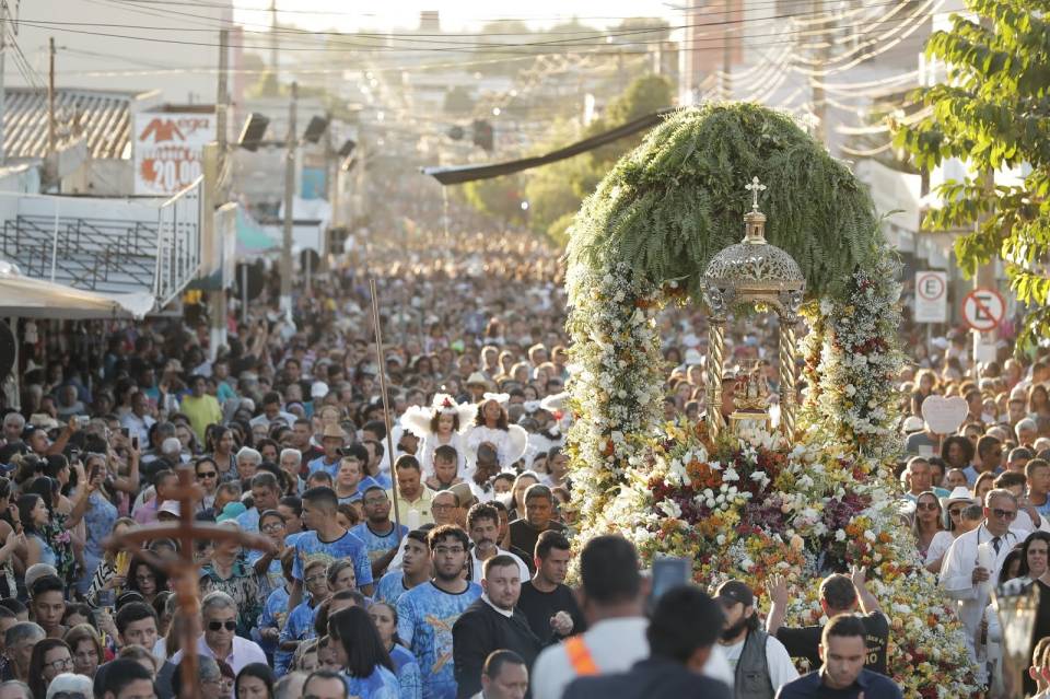 Procissão Luminosa na Romaria de Trindade