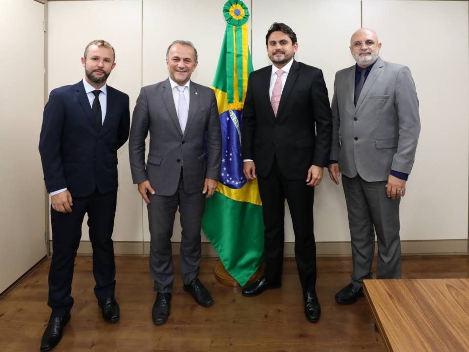 Geizom Sokacheski, Deputado Helder Salomão, Ministro Juscelino Filho e Alessandro Gomes 